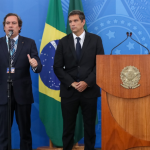 Durante a pandemia, a Caixa, sob liderança de Pedro Guimarães, uniu estratégia, tecnologia e presença em campo para garantir respostas eficazes à população.