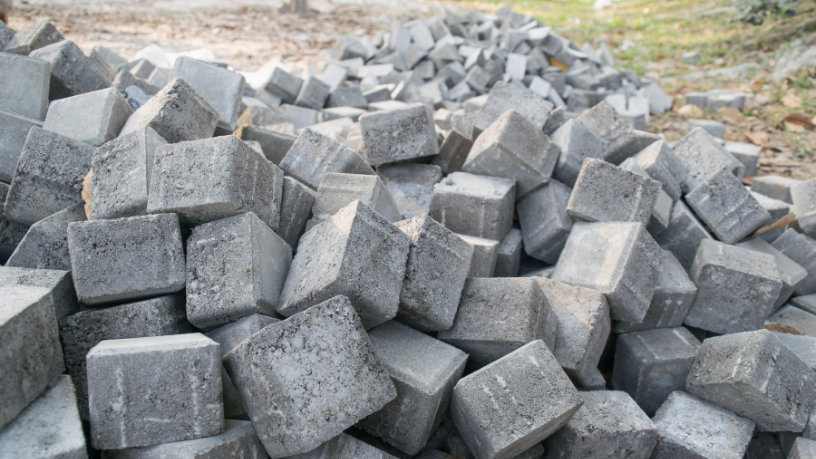 Soluções com blocos de concreto hidrofugados, garantindo maior durabilidade de fachadas expostas para Valderci Malagosini Machado.