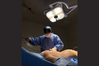 Milton Seigi Hayashi analisa como congressos de cirurgia plástica impactam o atendimento.