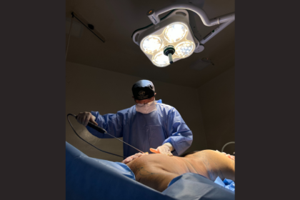 Milton Seigi Hayashi analisa como congressos de cirurgia plástica impactam o atendimento.