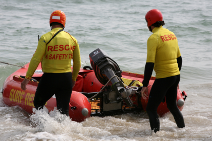 Resgate após 42 horas à deriva em Ilhabela reforça alerta sobre segurança marítima no litoral brasileiro